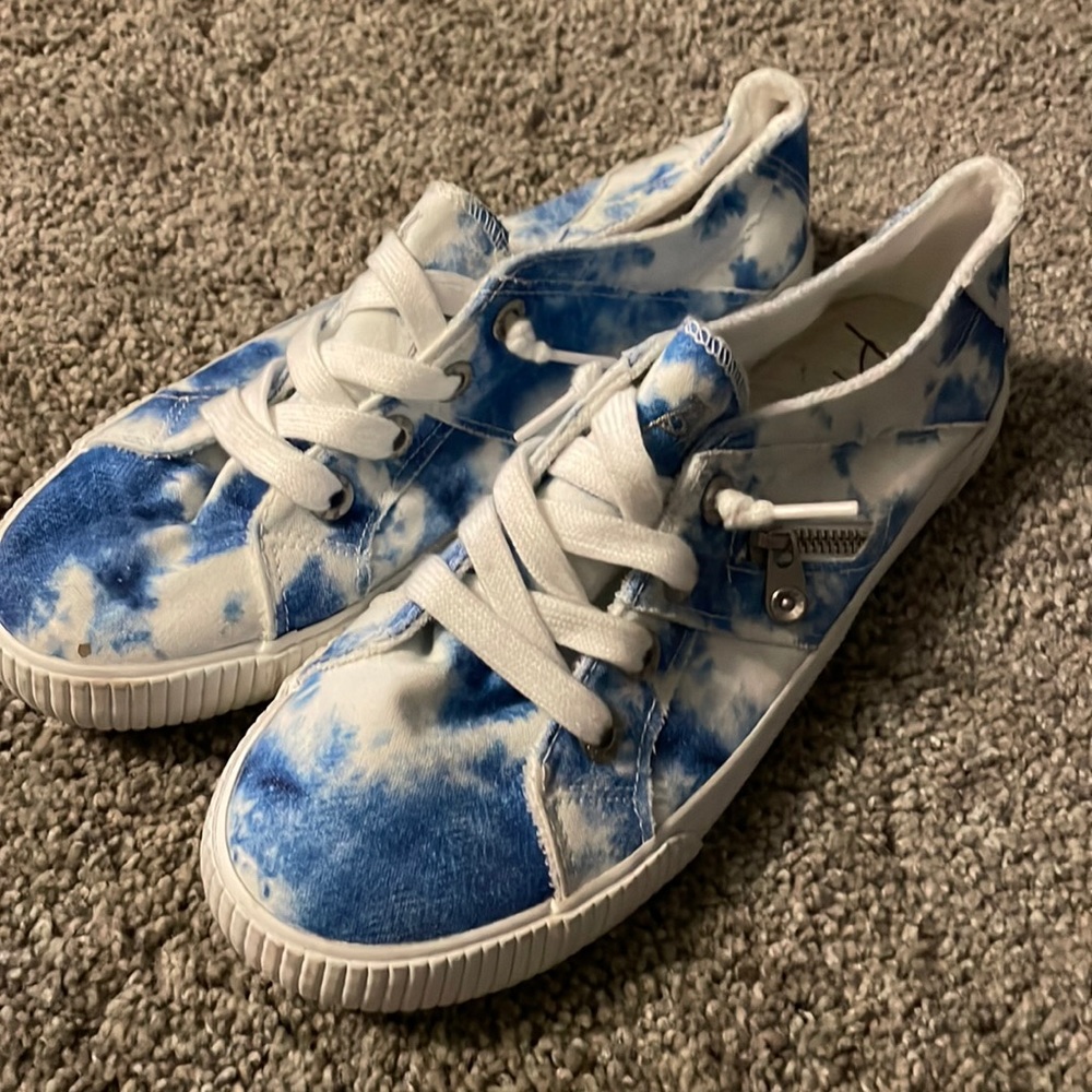 Blowfish canvas shoes